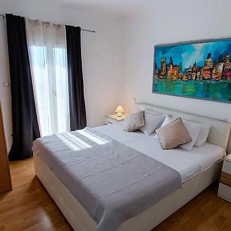 Apartments Ella Makarska Exterior photo