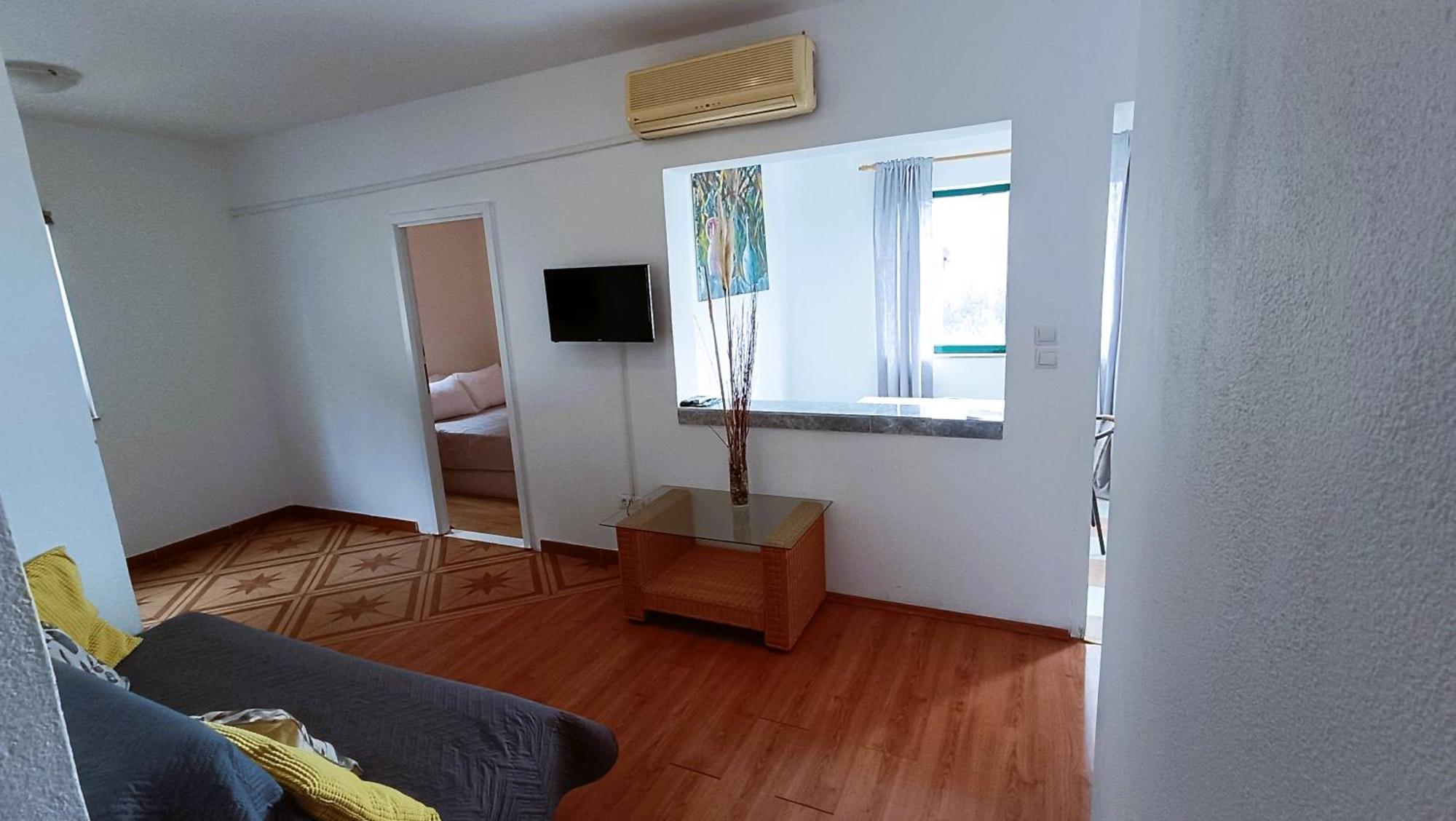 Apartments Ella Makarska Exterior photo